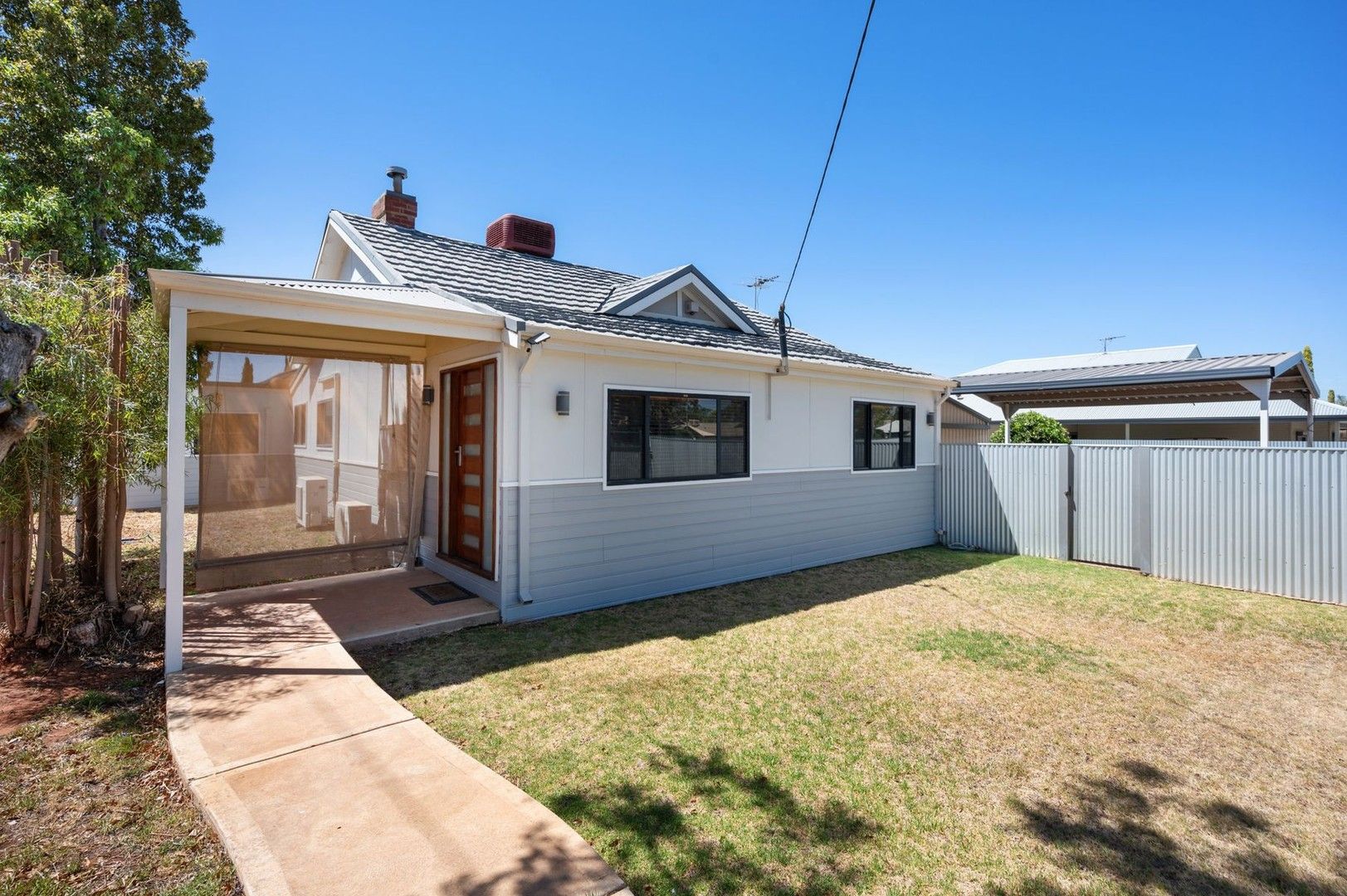 3 bedrooms House in 15 Whitlock Street SOUTH KALGOORLIE WA, 6430