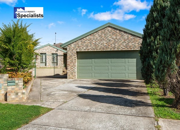15 Robson Crescent, St Helens Park NSW 2560
