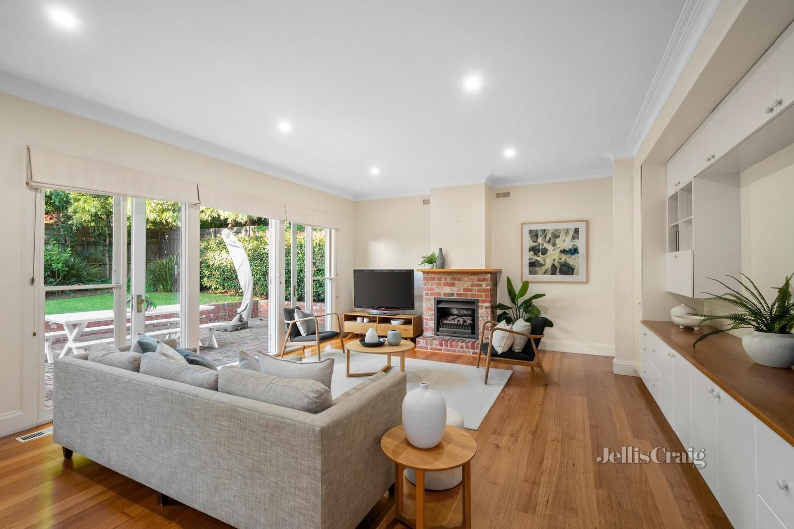 12 Saxby Road, Glen Iris VIC 3146, Image 2