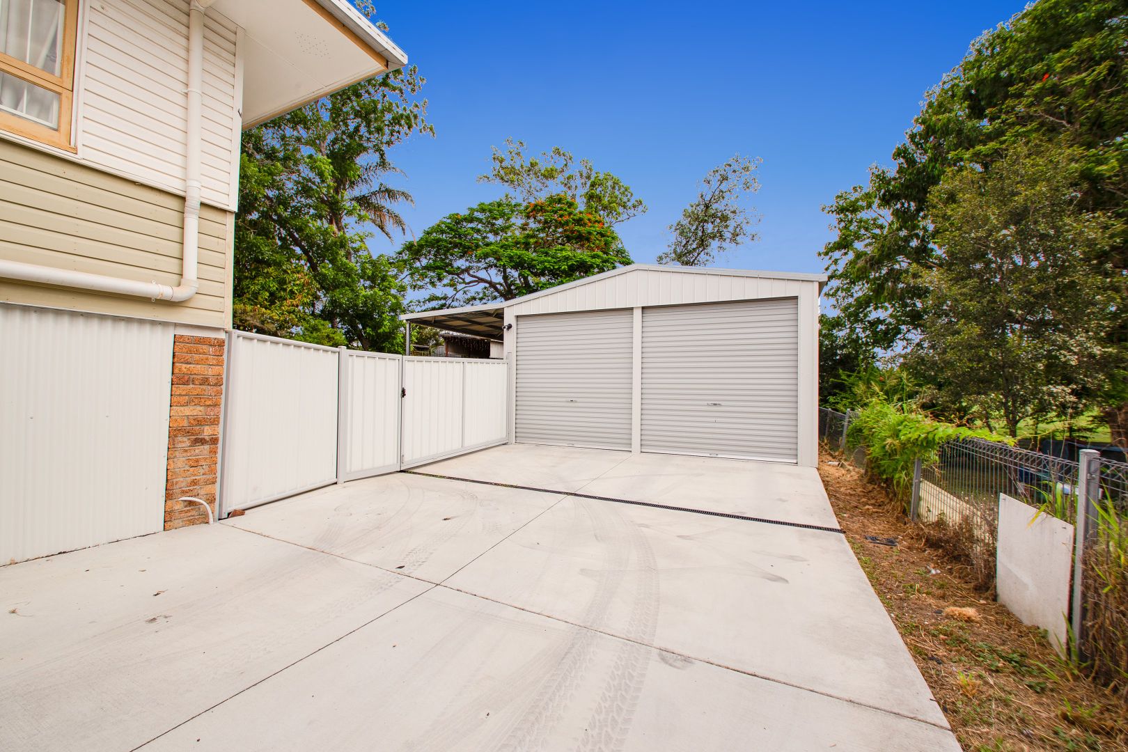 17 Gledson Street, North Booval QLD 4304, Image 2