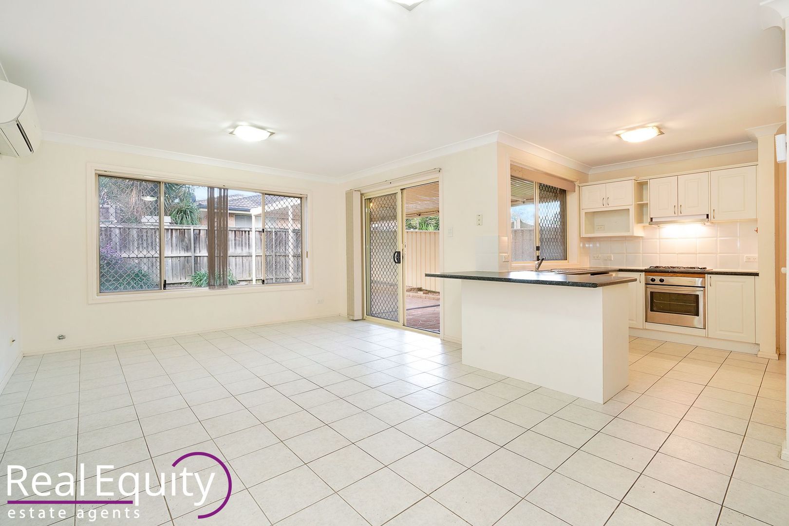 10 Ross Street, Currans Hill NSW 2567, Image 2