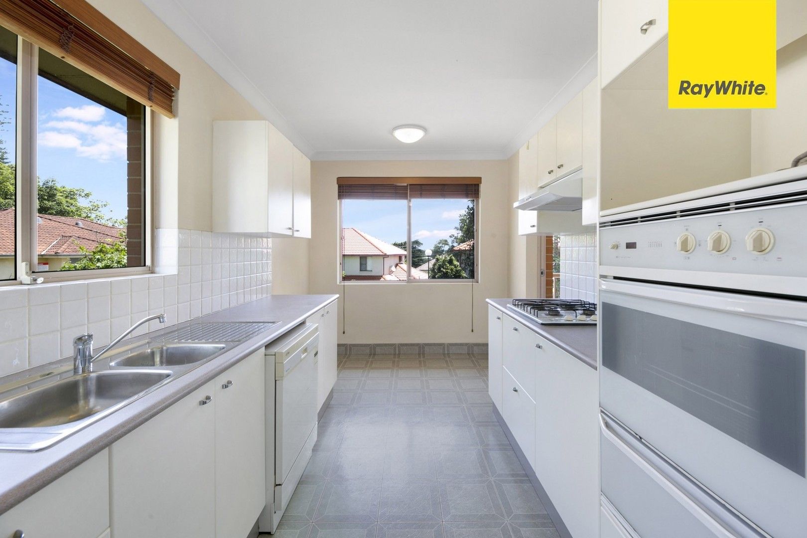 2 bedrooms Apartment / Unit / Flat in 11/13-23 Lancaster Drive MARSFIELD NSW, 2122