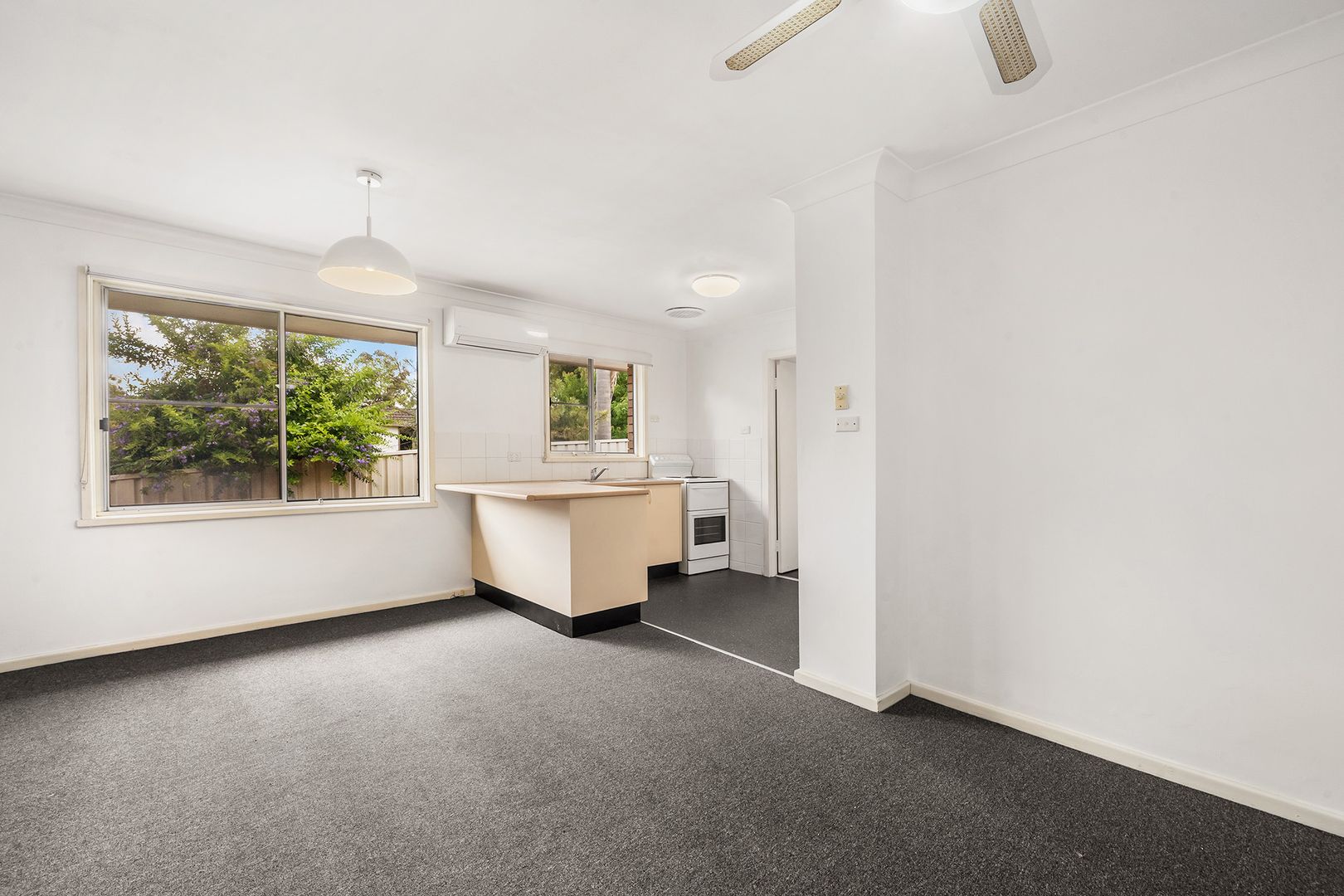 2/4 Hansen Place, Shortland NSW 2307, Image 2