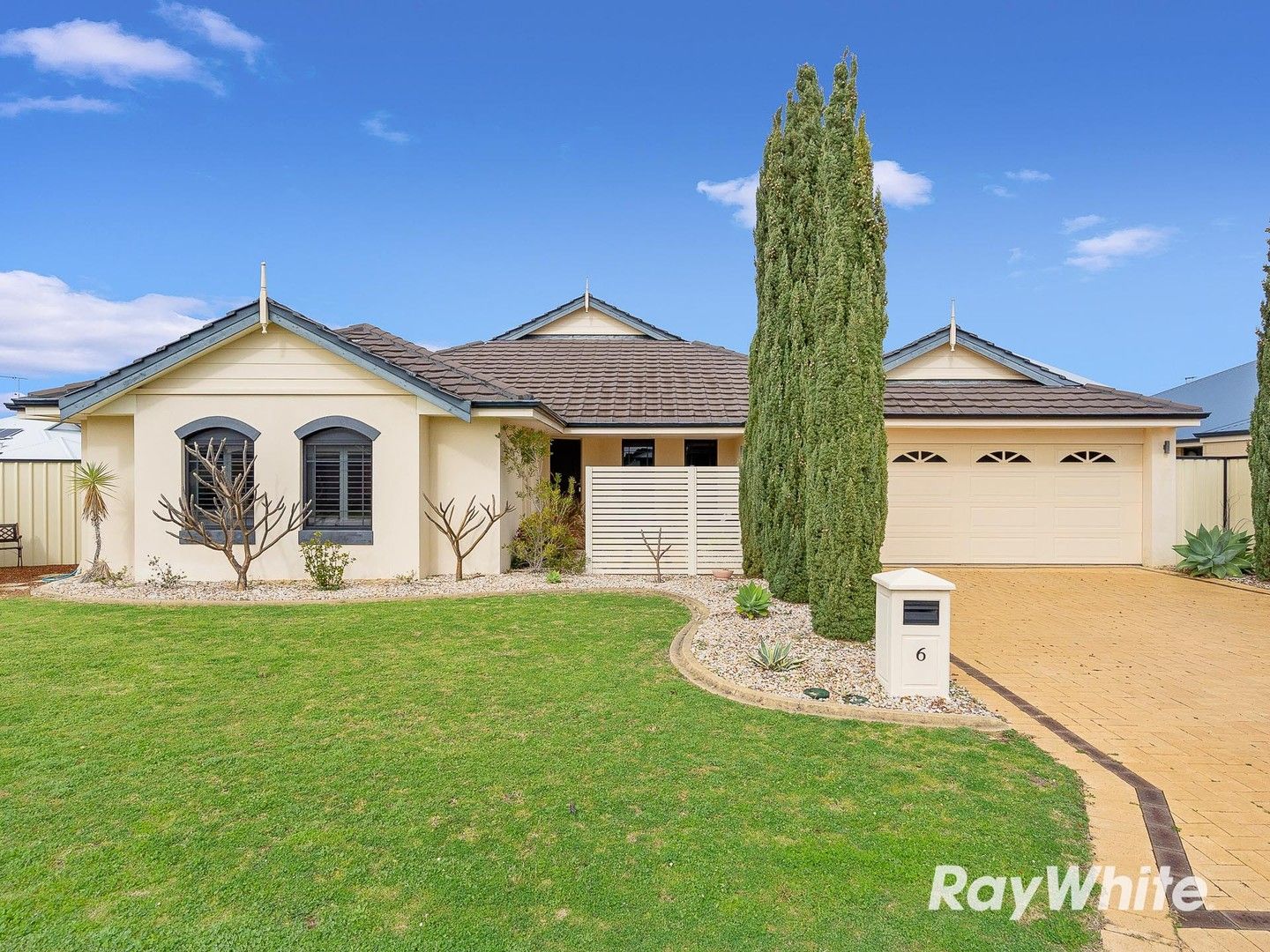 4 bedrooms House in 6 Coquette Pass DUDLEY PARK WA, 6210