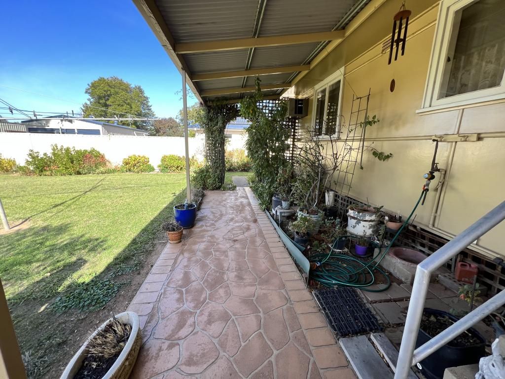 84 Coree Street, Finley NSW 2713, Image 2