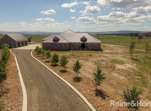 77 Fleming Drive, Laffing Waters NSW 2795