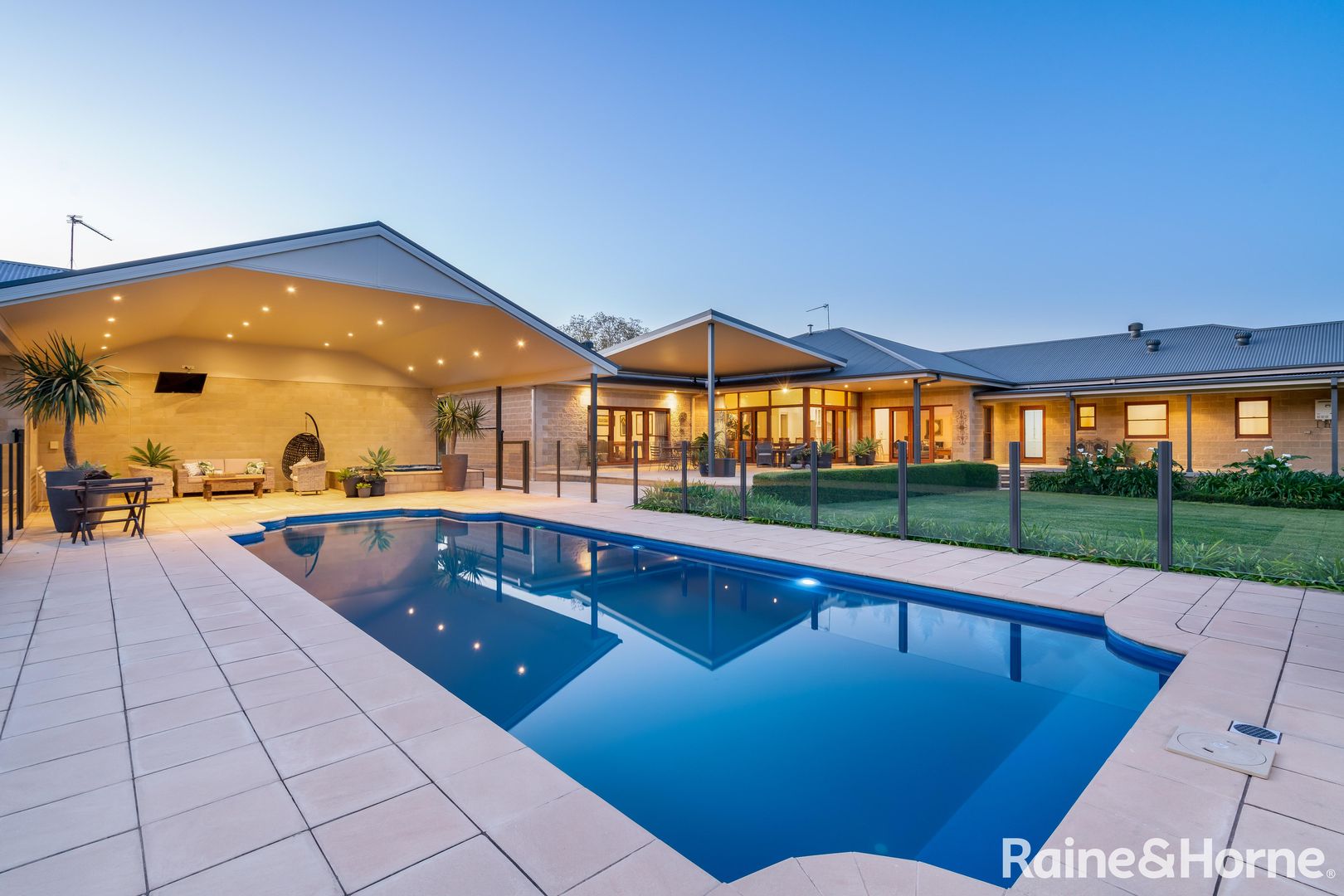 5 Tamarind Place Lake Albert Nsw 2650 Domain
