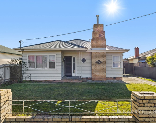 1104 Norman Street, Wendouree VIC 3355