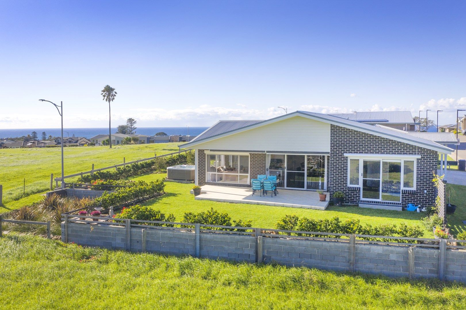 25 Arnold Crescent, Kiama NSW 2533, Image 1