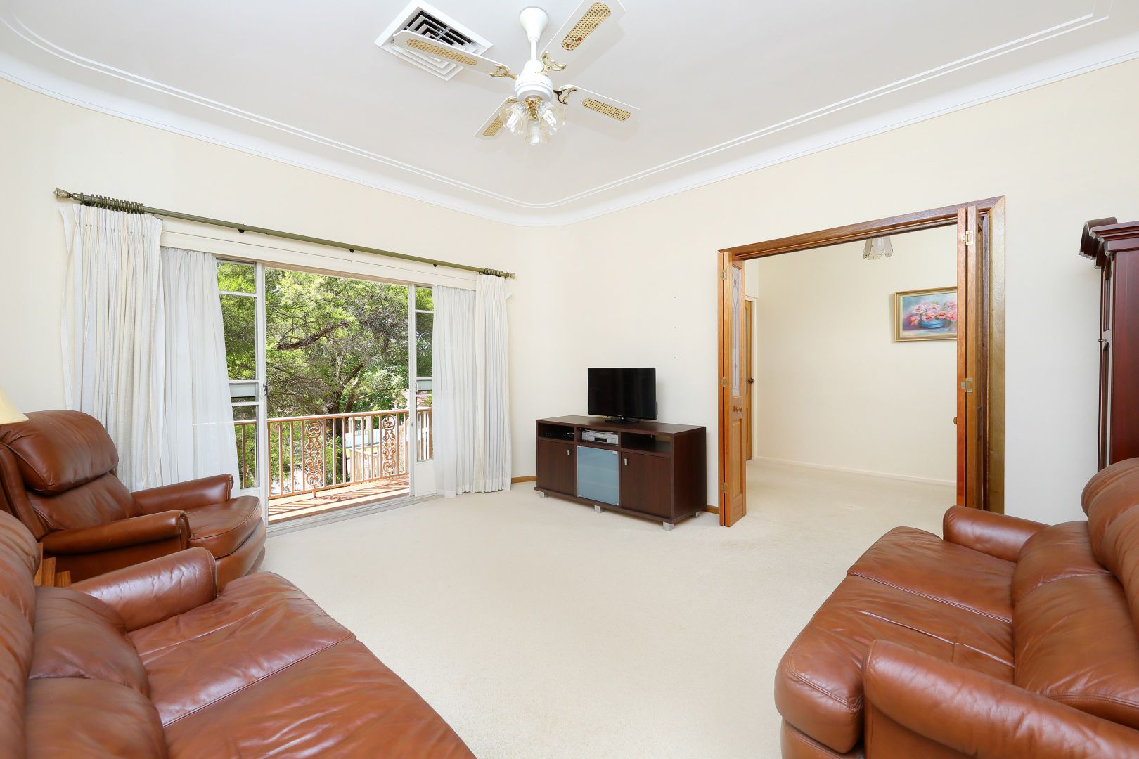 38 Macken Street, Oatley NSW 2223, Image 2