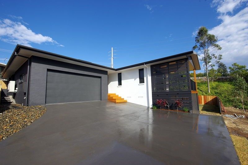 3 bedrooms House in 3A Beach Road SAPPHIRE BEACH NSW, 2450