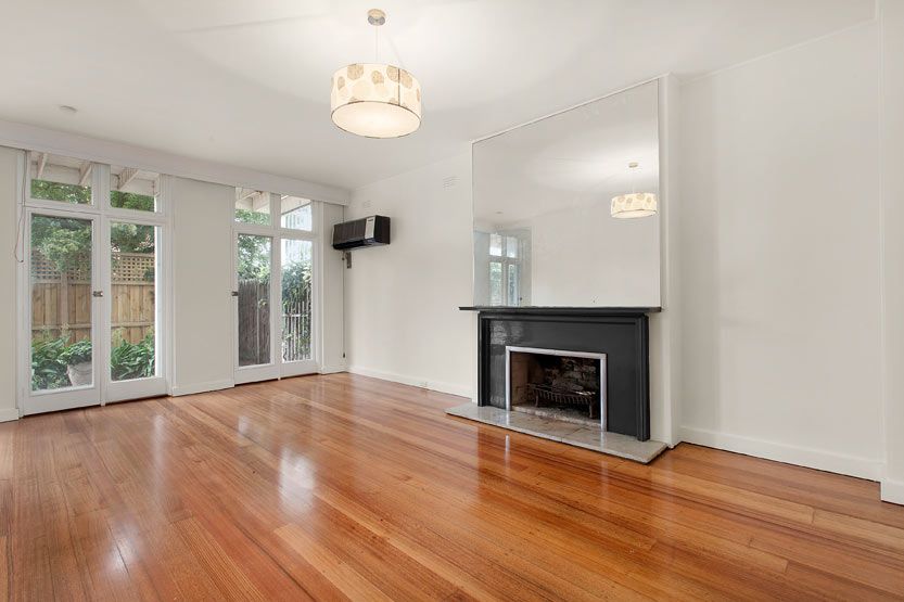 4 bedrooms House in 2/5 Moralla Road KOOYONG VIC, 3144