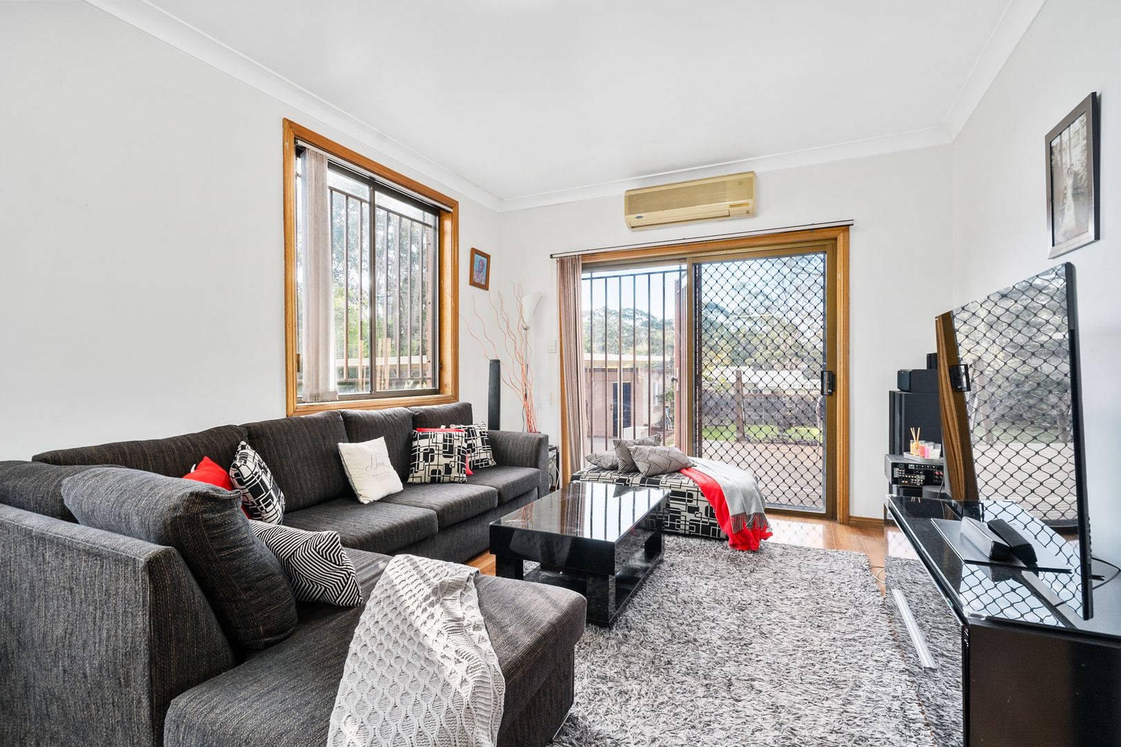 154 Rex Rd, Georges Hall NSW 2198, Image 1