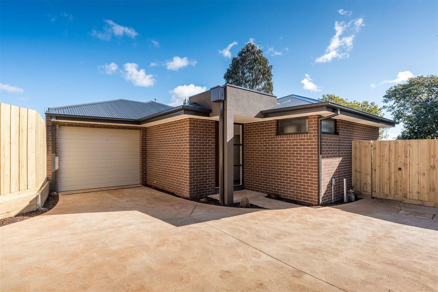 3 bedrooms Townhouse in 177A Maroondah Highway CHIRNSIDE PARK VIC, 3116