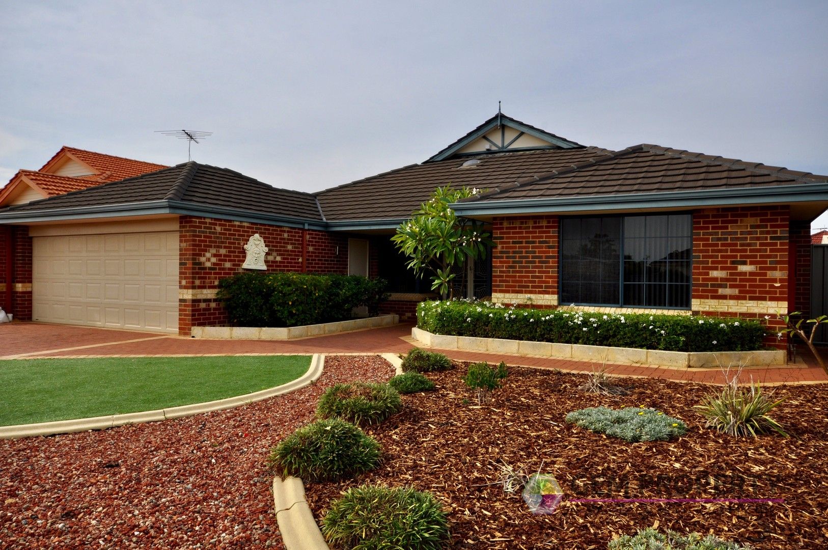 4 bedrooms House in 9 Spelthorne Way WELLARD WA, 6170