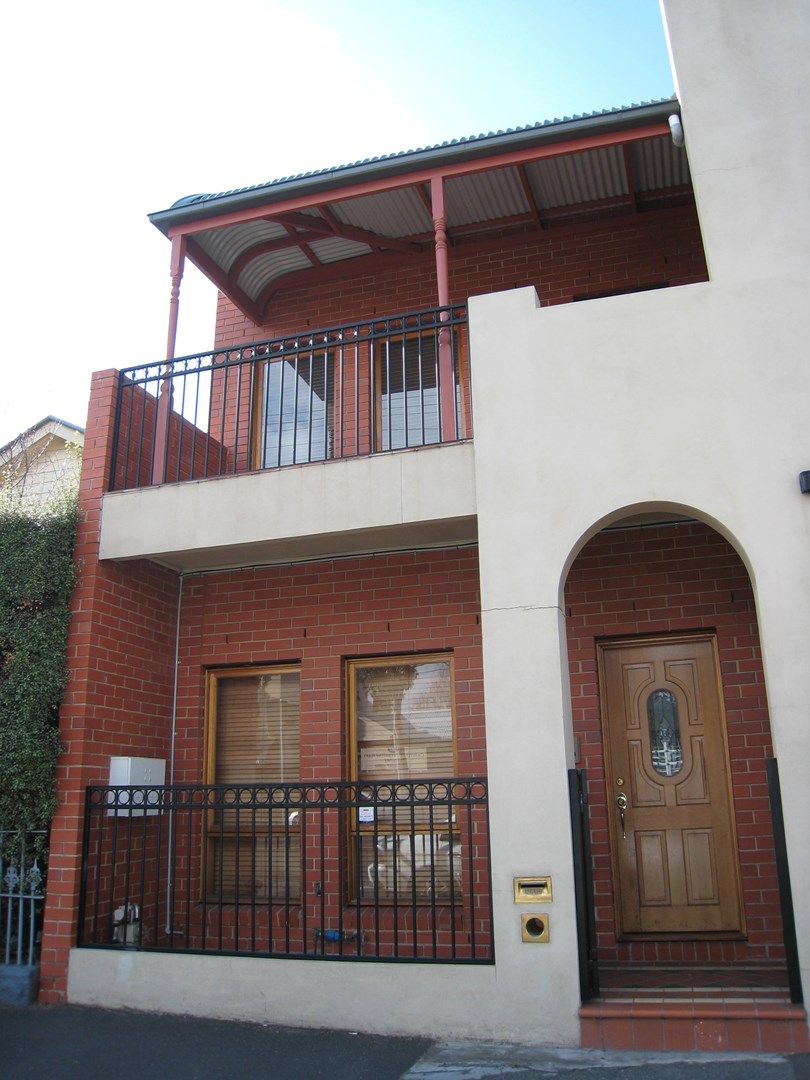 2 bedrooms Townhouse in 568 Nicholson Street FITZROY NORTH VIC, 3068