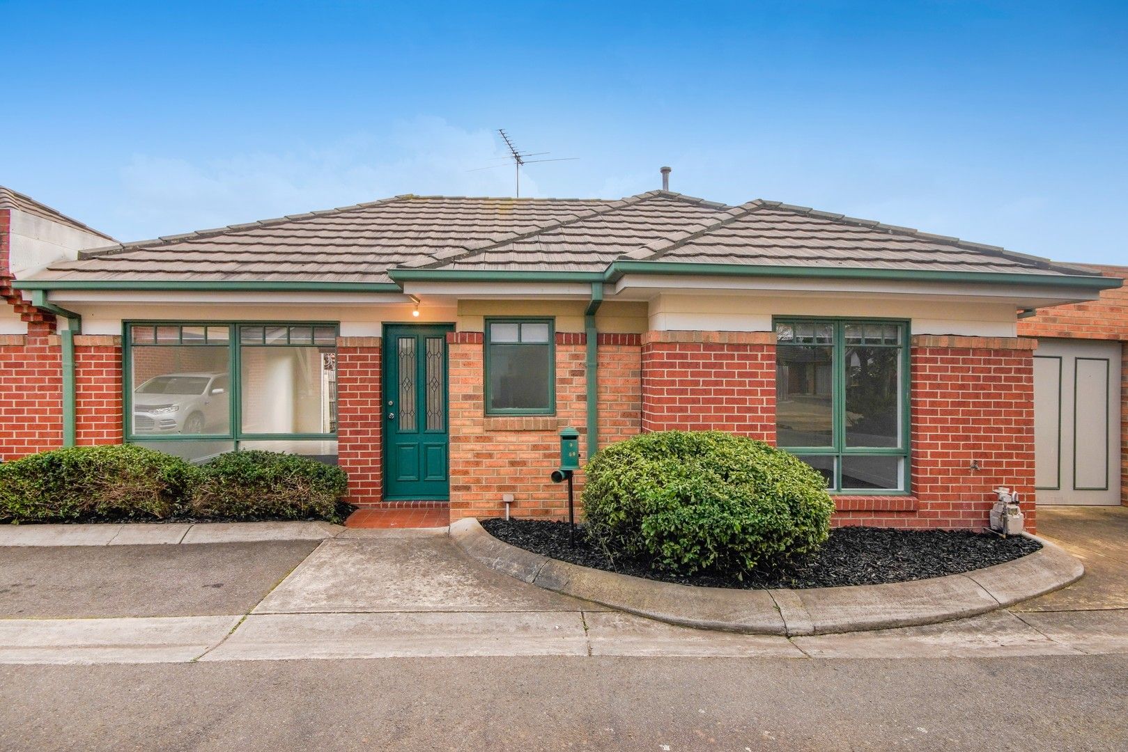 2 bedrooms Apartment / Unit / Flat in 3/30 Young Street EPPING VIC, 3076