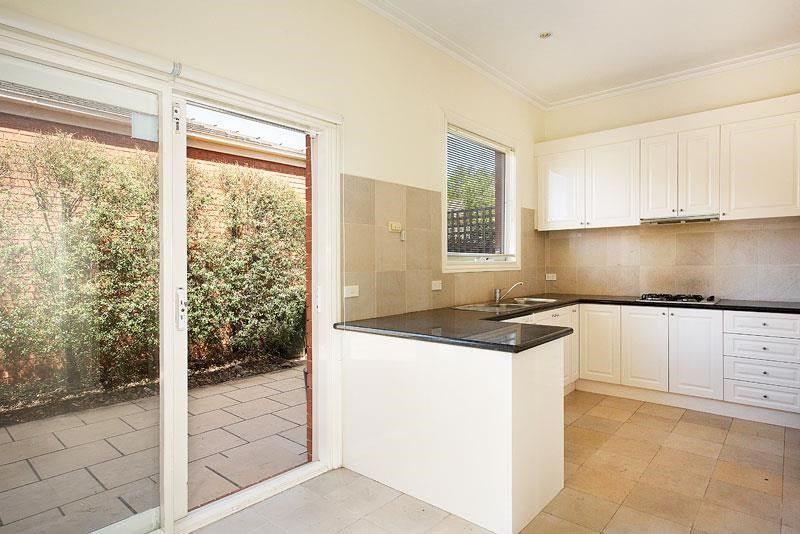 1/6 Bertram St, Elsternwick VIC 3185, Image 2