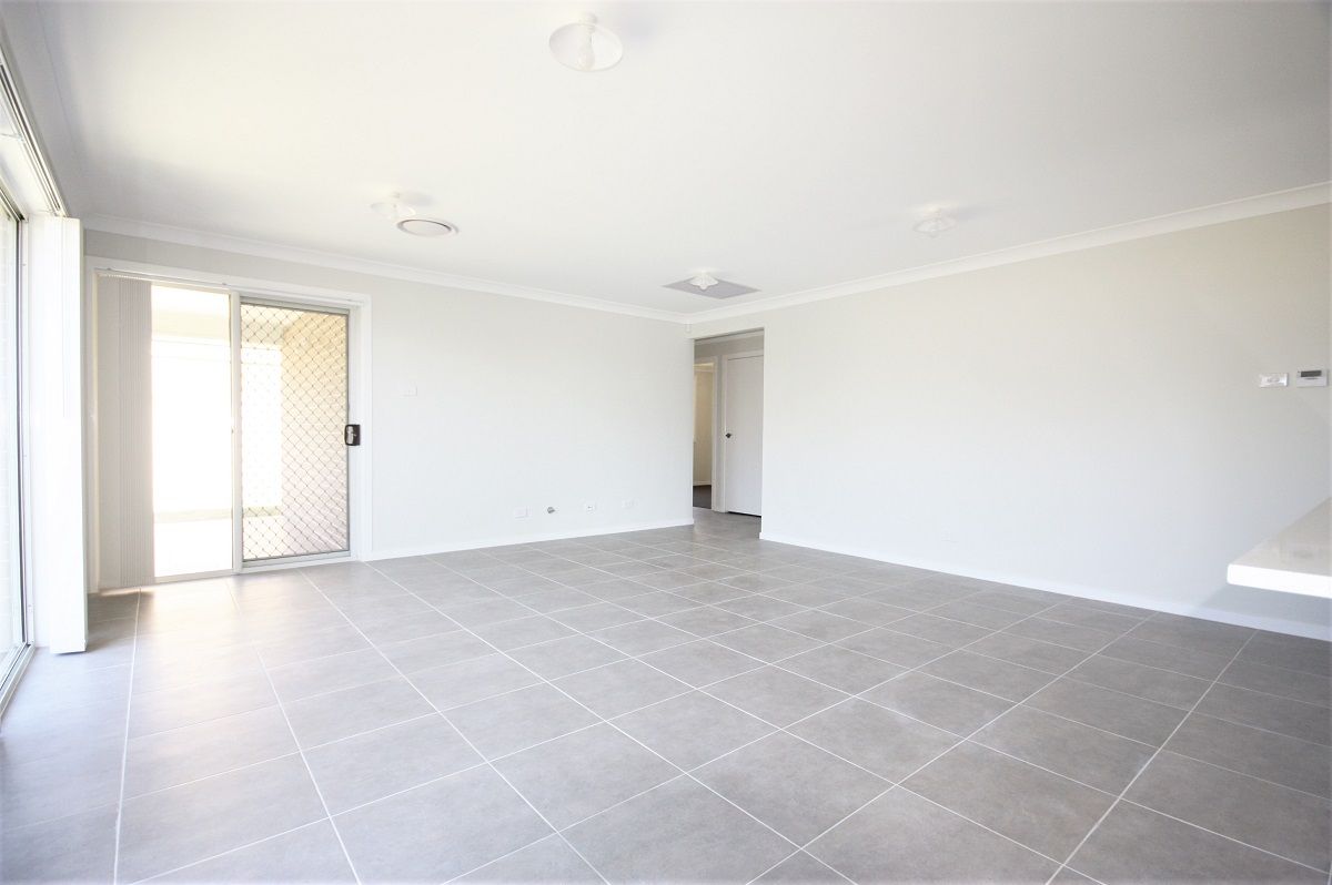 10 Kenway Street, Oran Park NSW 2570, Image 2