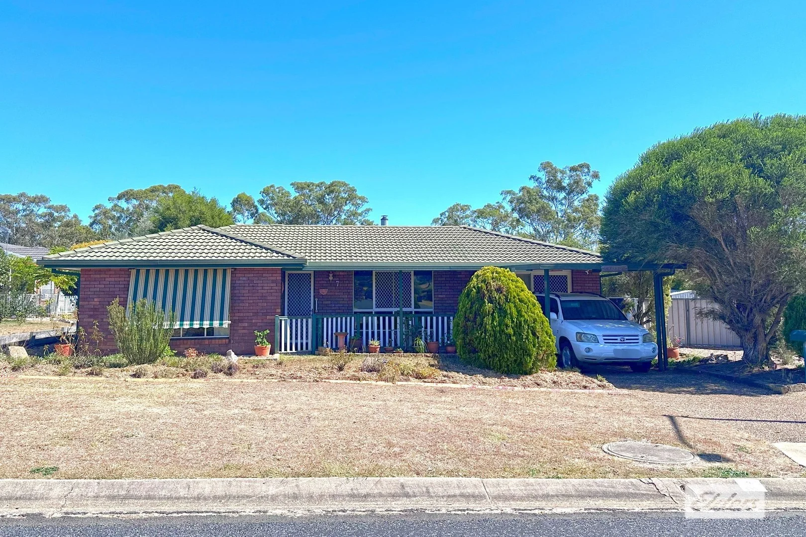 Primary image of 7 Golf Links Avenue, Warwick QLD 4370