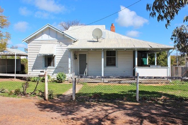 Picture of 16 Stickland St, WONGAN HILLS WA 6603