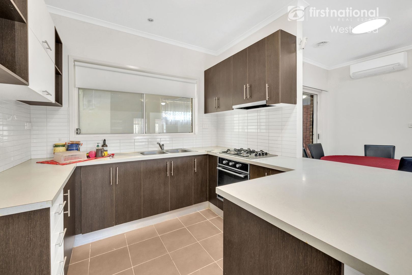 2/3 Gill Place, Hoppers Crossing VIC 3029, Image 2