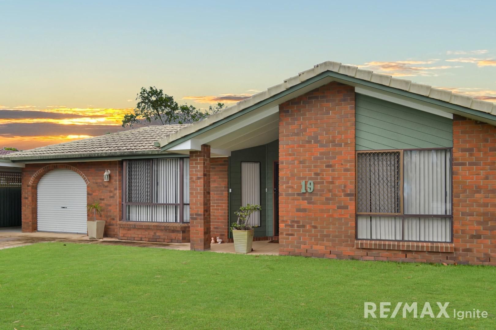 19 Loddon Street, Riverhills QLD 4074, Image 0