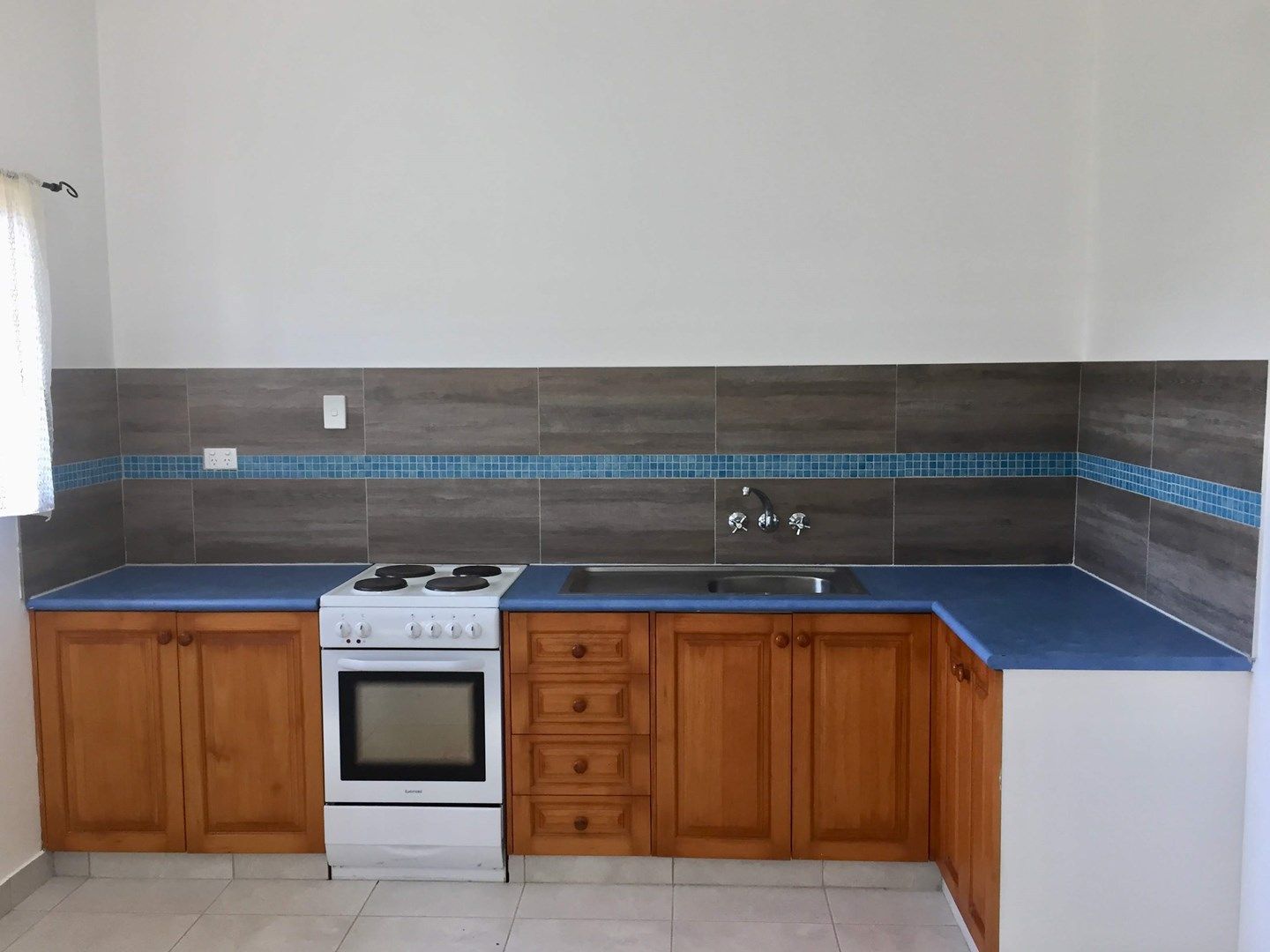 Unit 4/146 Shute Harbour Road, Cannonvale QLD 4802 Apartment For Rent