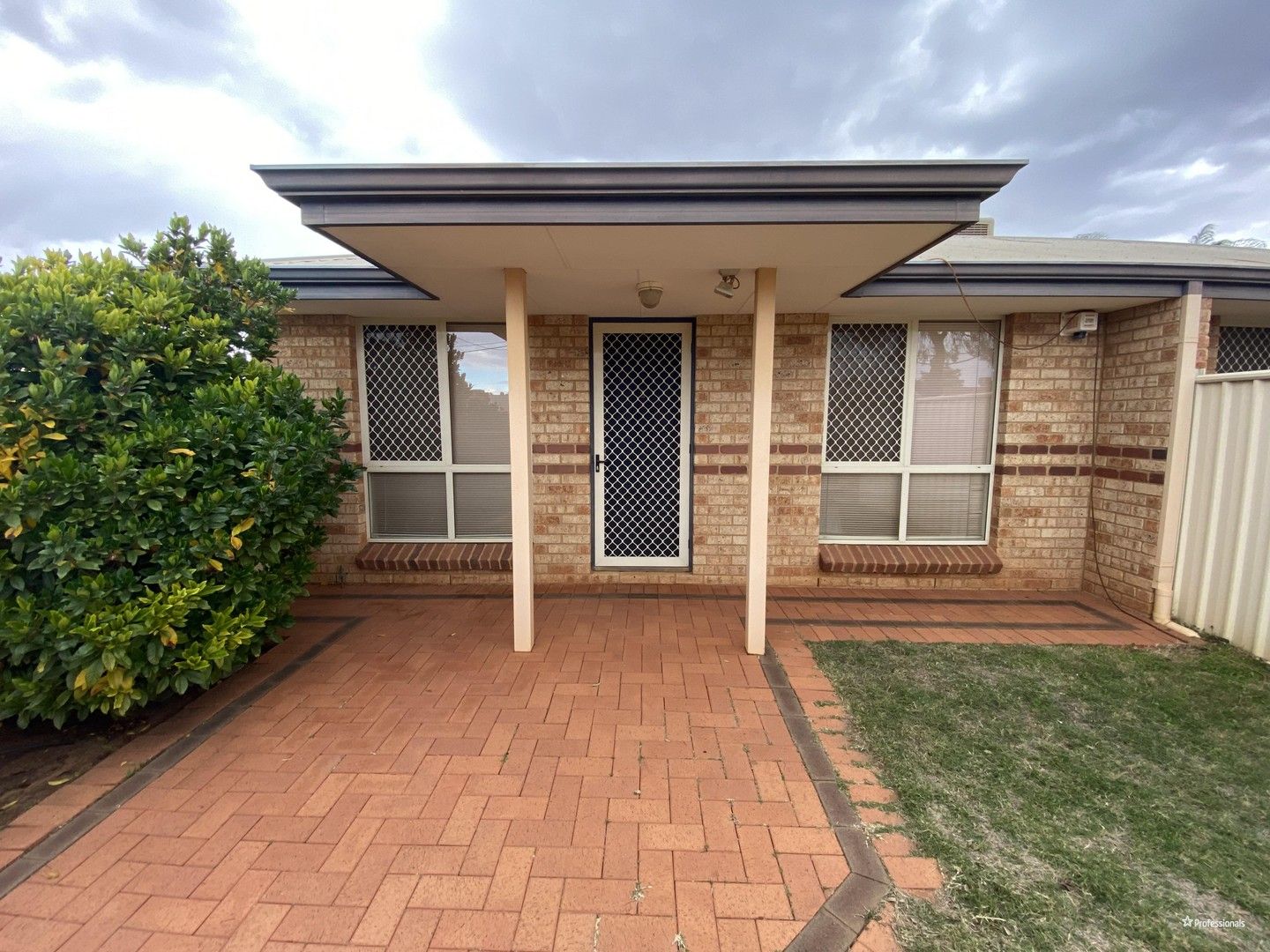 2 bedrooms Apartment / Unit / Flat in 2/78 George Street KALGOORLIE WA, 6430