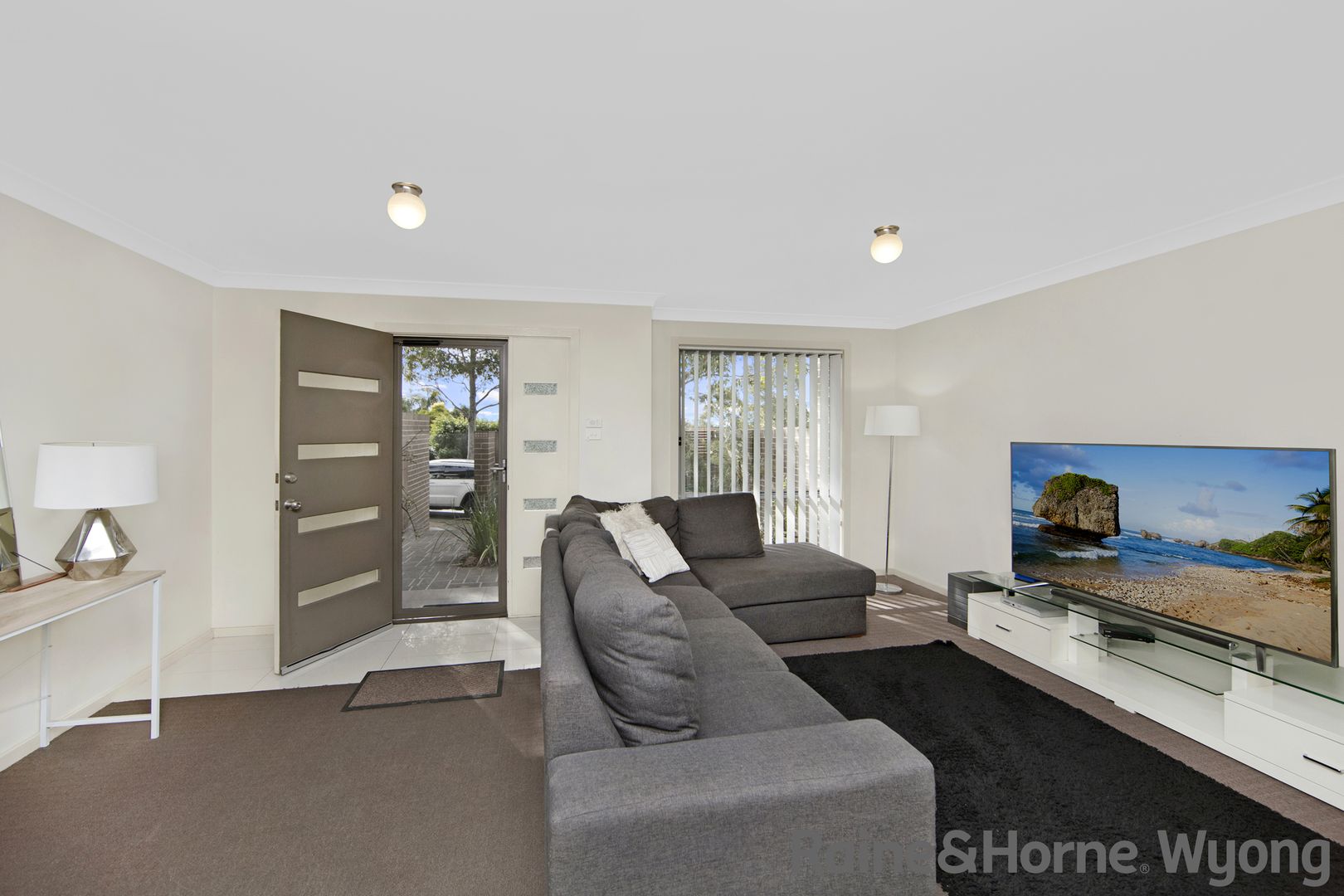 2/2a Nicole Close, Watanobbi NSW 2259, Image 2