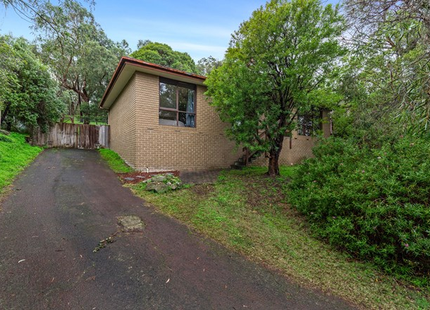 10 Stokes Place, Eltham VIC 3095