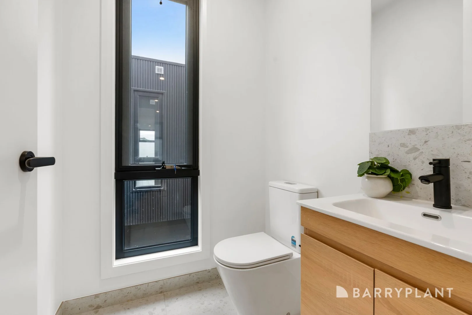 Additional image 10 of 3/230 Hull Road, Mooroolbark VIC 3138