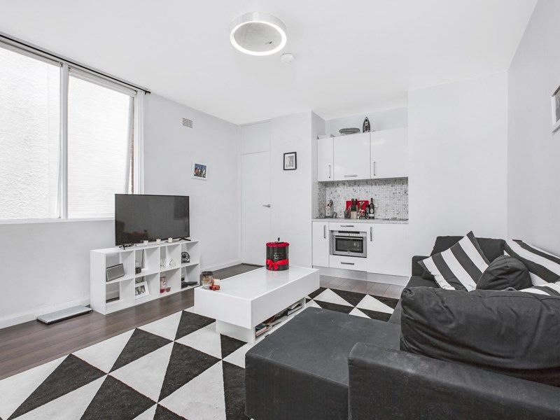 1 bedrooms Apartment / Unit / Flat in 7/4 Barncleuth Square ELIZABETH BAY NSW, 2011