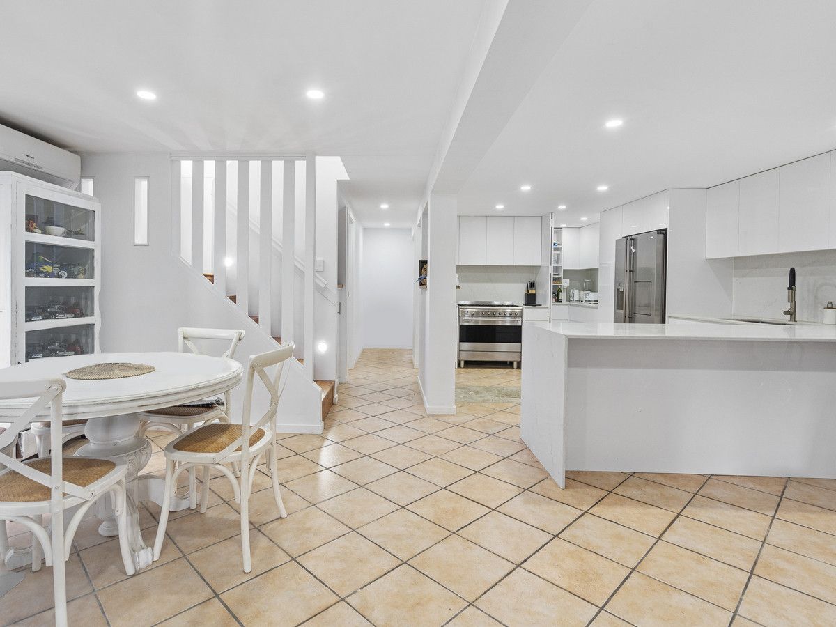 11 Matilda Street, Burleigh Heads QLD 4220 Domain