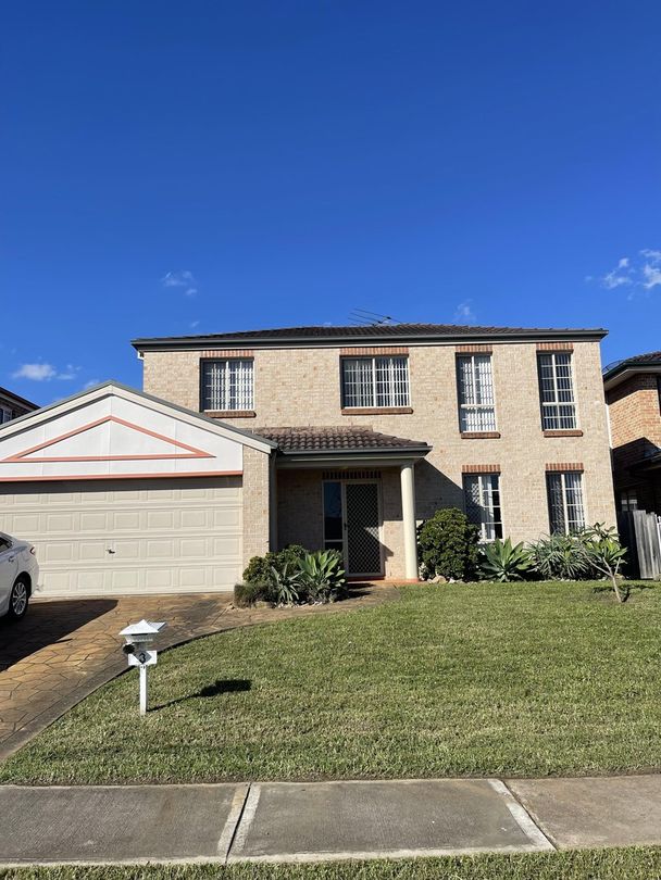 4 bedrooms House in 3 Richlands Place PRESTONS NSW, 2170
