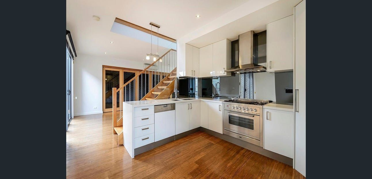 4 bedrooms Townhouse in 1/1 Baker Street MURRUMBEENA VIC, 3163