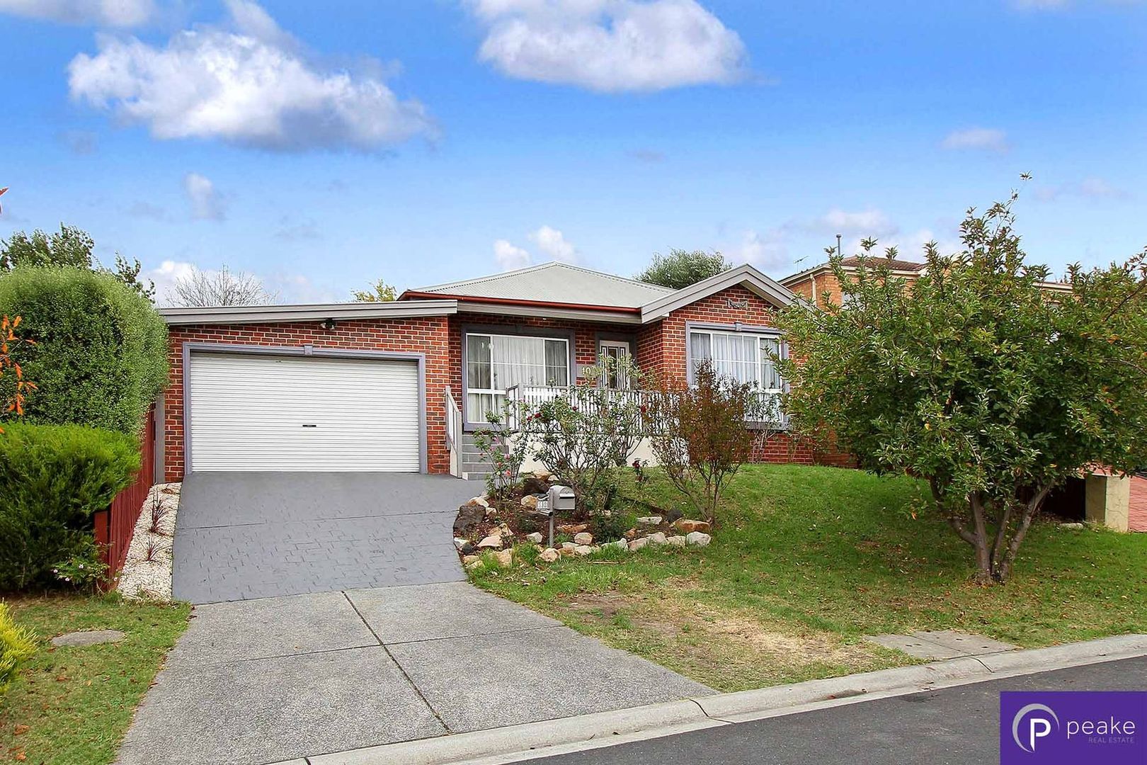 10 Oakleaf Place, Narre Warren South Property History & Address