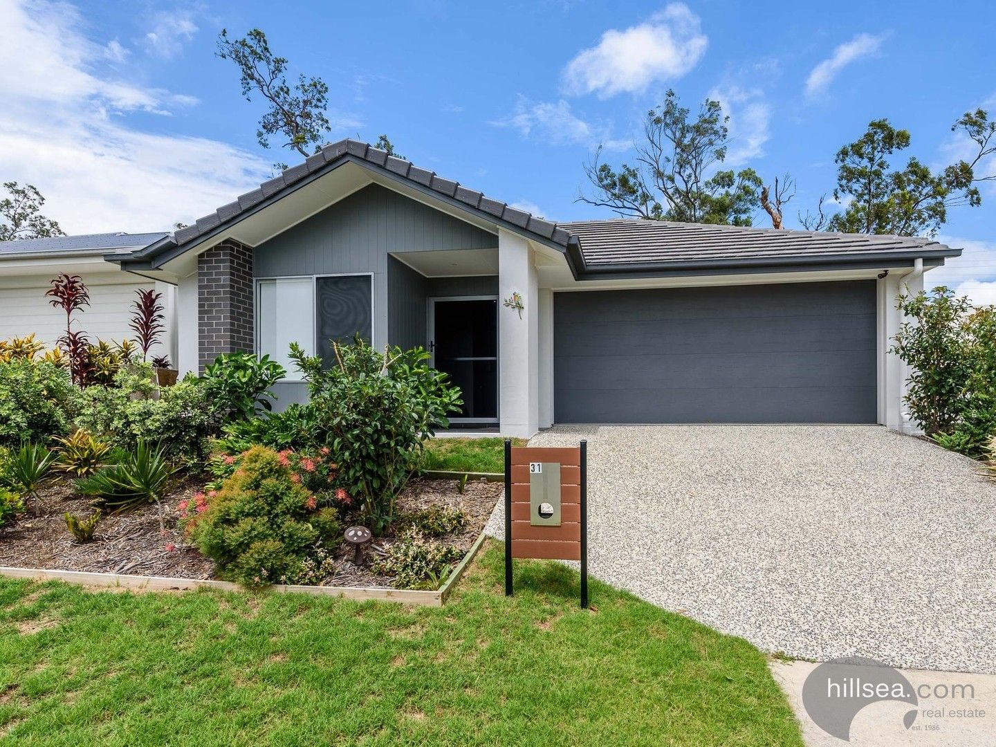 5 bedrooms House in 31 Moorinya Circuit PIMPAMA QLD, 4209