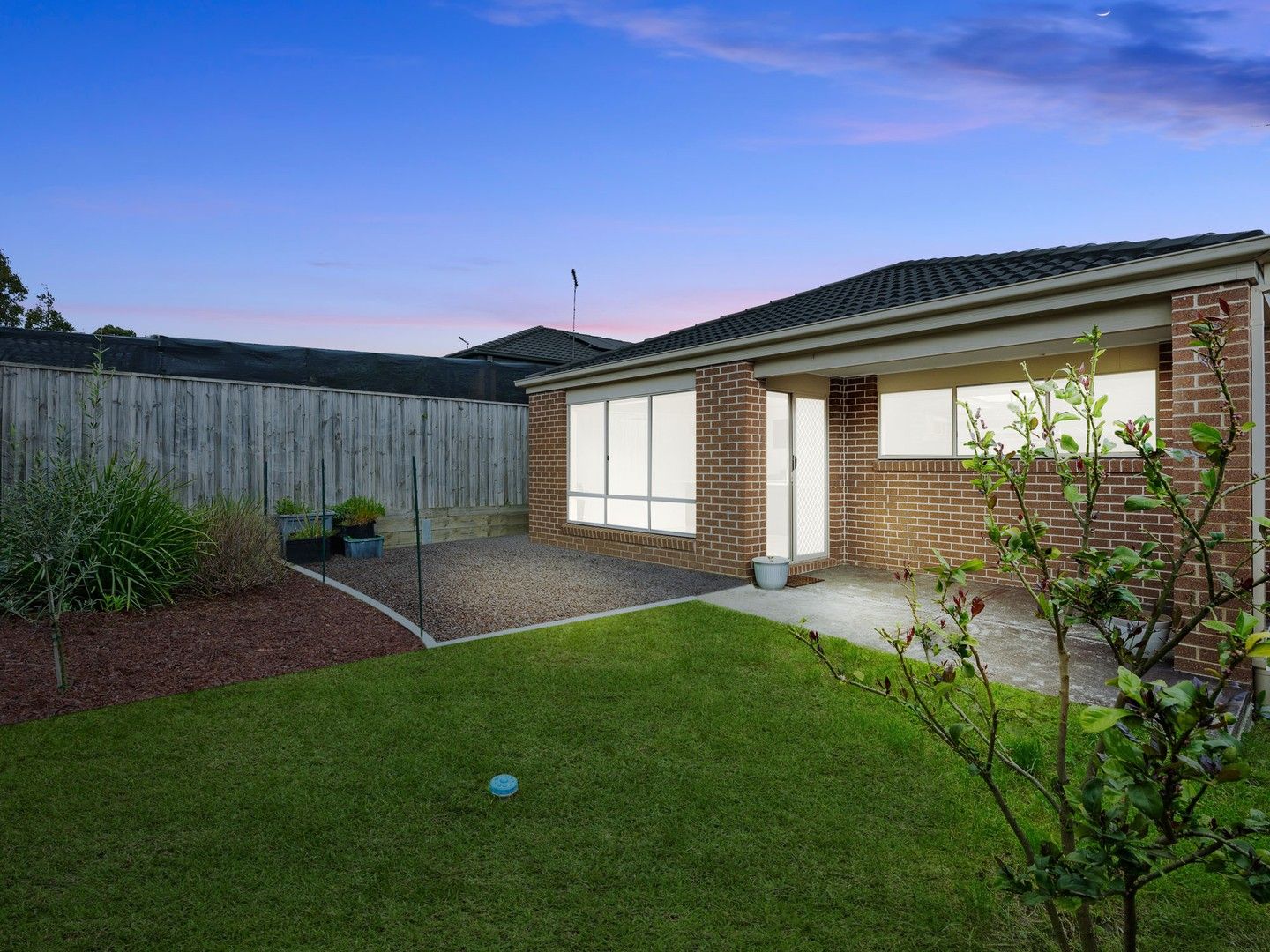 4 bedrooms House in 13 Cascade Way PAKENHAM VIC, 3810