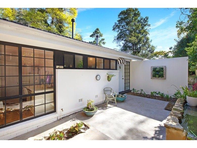 4 bedrooms House in 17 Beechworth Road PYMBLE NSW, 2073