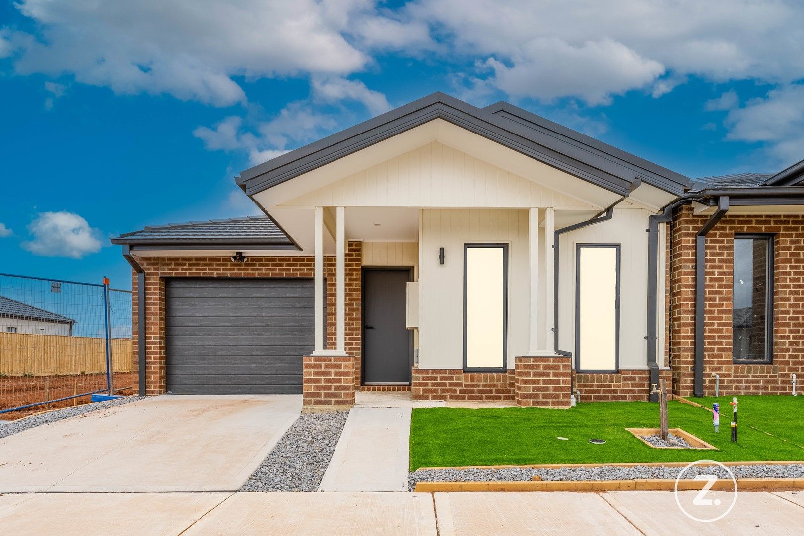 4 bedrooms House in 24 Stonneyburn Road THORNHILL PARK VIC, 3335