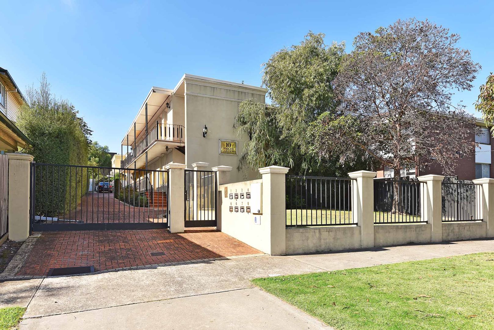 4/10 Violet Street, Essendon Property History & Address Research Domain