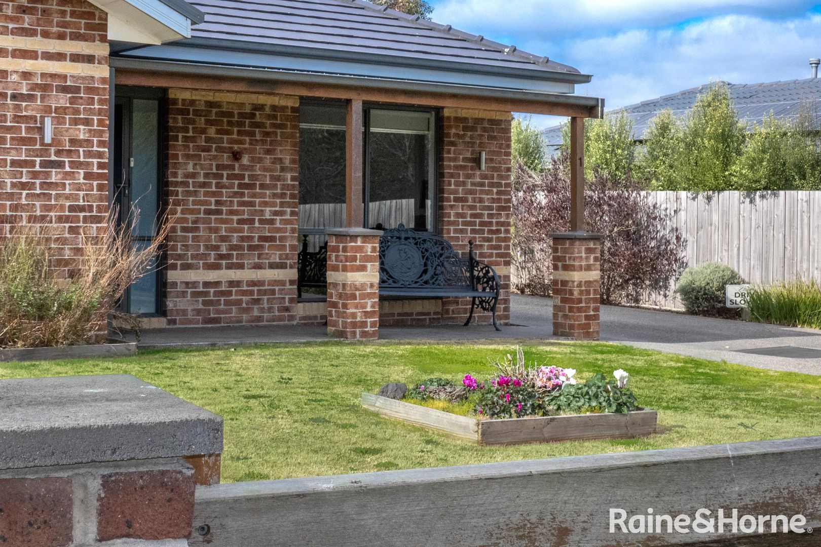 1/104 Station Road, Gisborne VIC 3437, Image 1