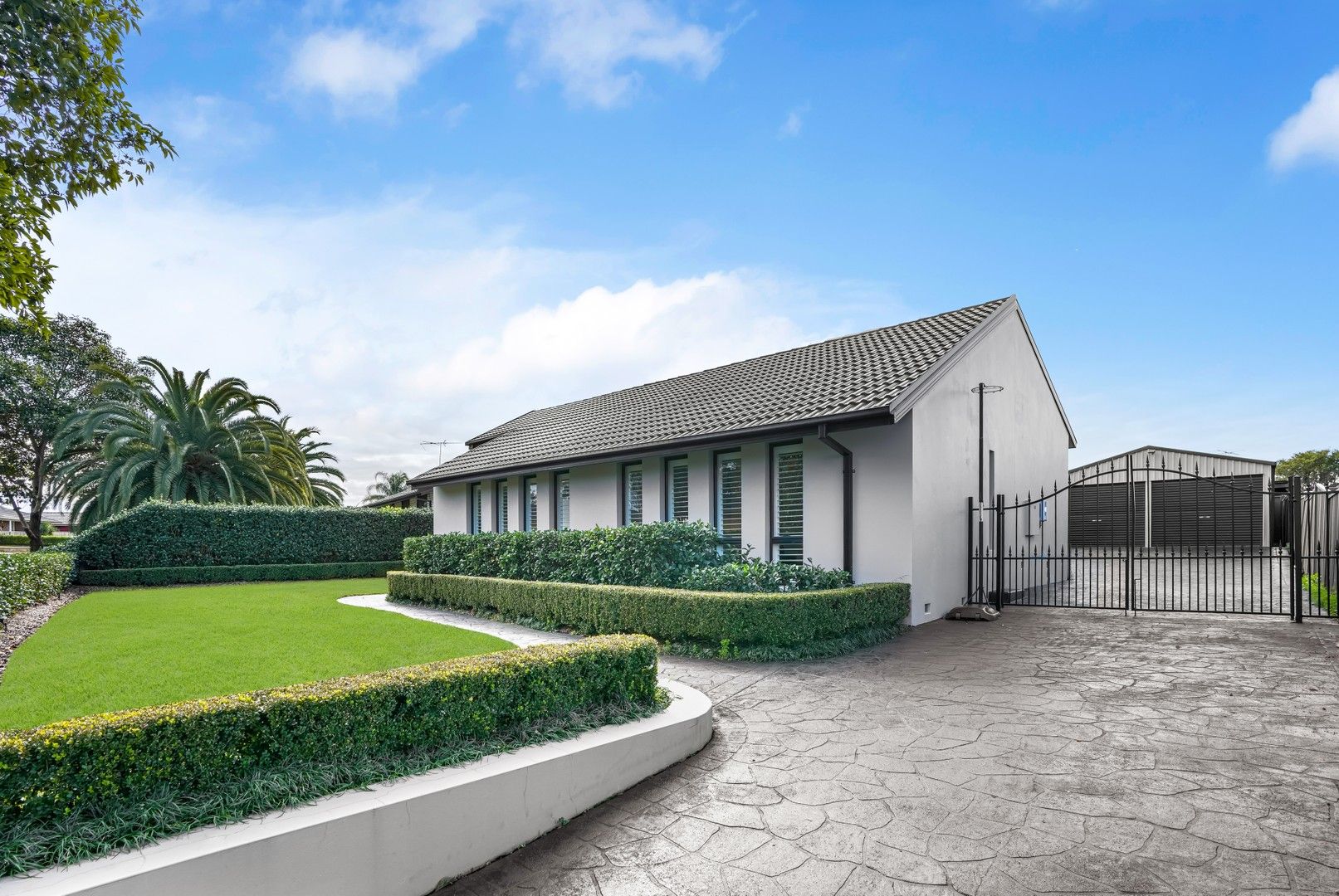 4 bedrooms House in 34 Henry Lawson Avenue WERRINGTON NSW, 2747