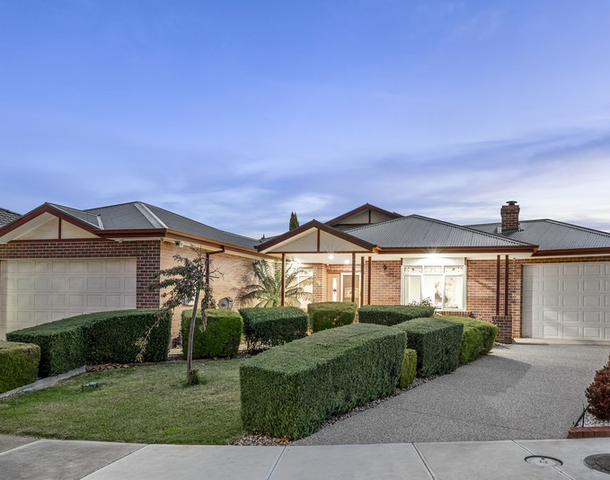 15 Mackenzie Close, Taylors Lakes VIC 3038