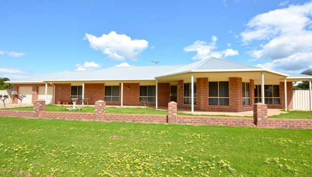 27-29 Stipa Street, Goolgowi NSW 2652