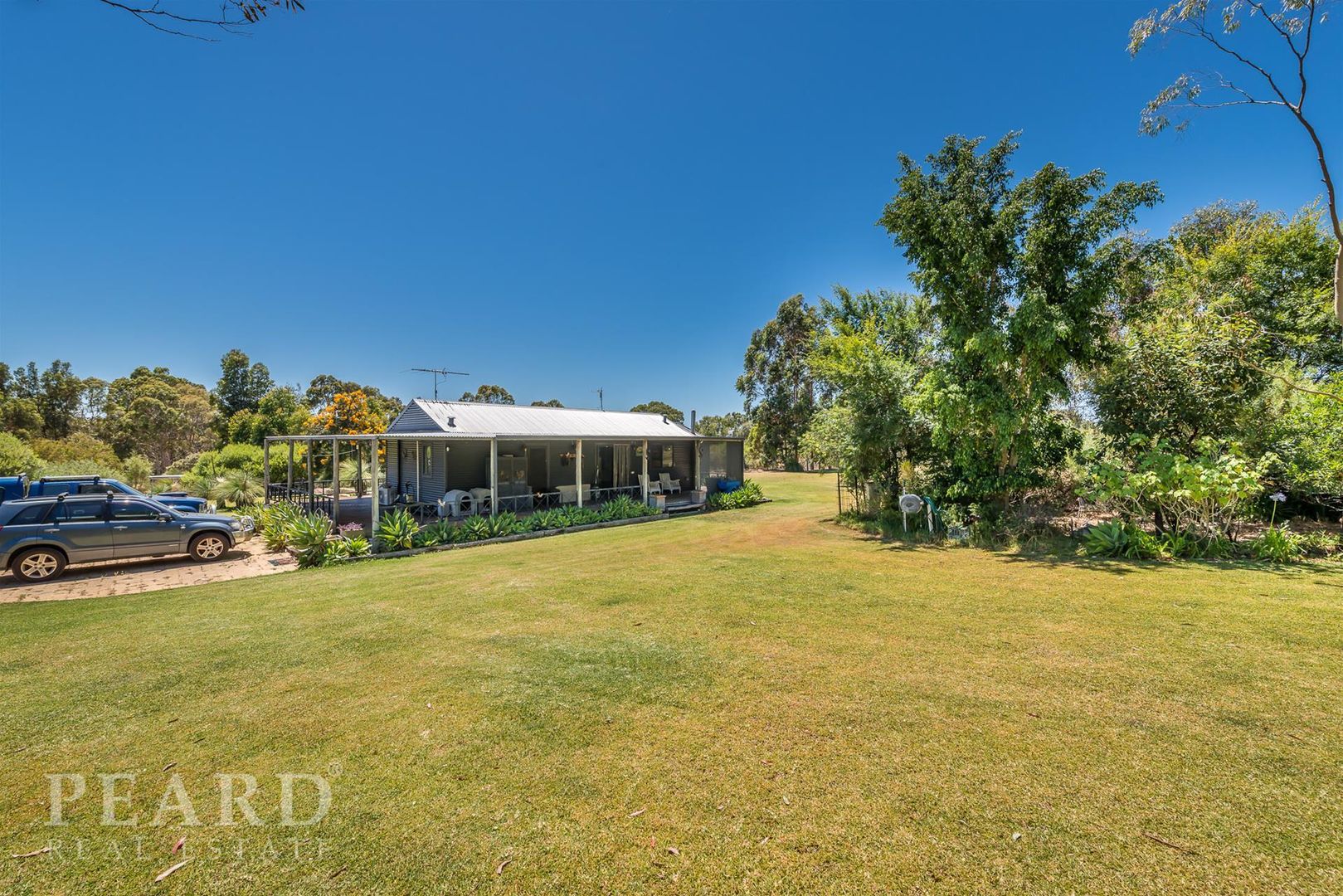 32 Hilltop Rise, Woodridge WA 6041, Image 2