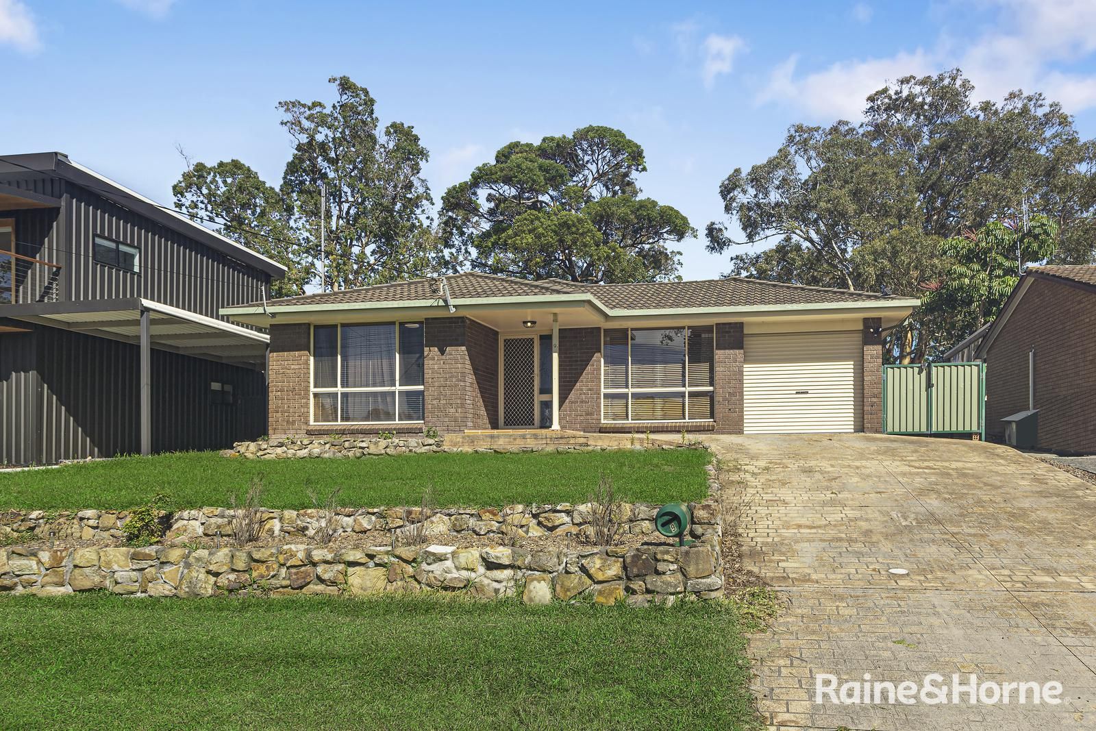 9 Bridge Avenue, Chain Valley Bay NSW 2259