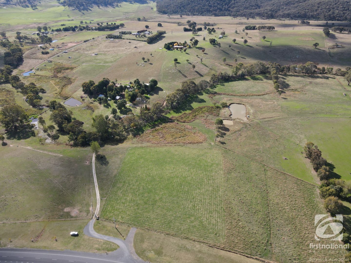 1151 Beechworth-Wodonga Road, Wooragee VIC 3747, Image 2