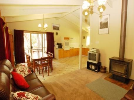 58-60 Scott Road, HALLS GAP VIC 3381, Image 2